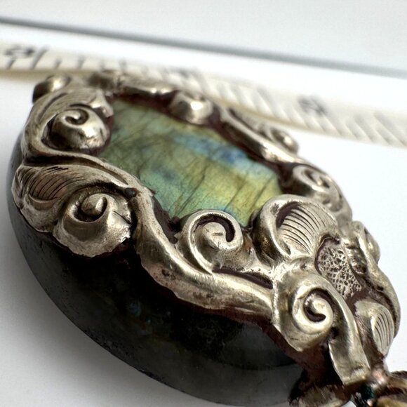 Silver Tone Framed Filagree  Glowing Labradorite Pendant Vintage - Picture 3 of 13